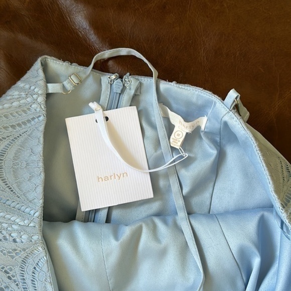 NWT harlyn powder blue lace dress medium - Picture 4 of 7